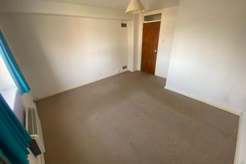 2 bedroom flat for sale, Dunston, Gateshead NE11