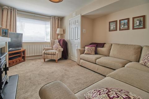 3 bedroom semi-detached house to rent, Tweedside Close, Hinckley, Leicestershire