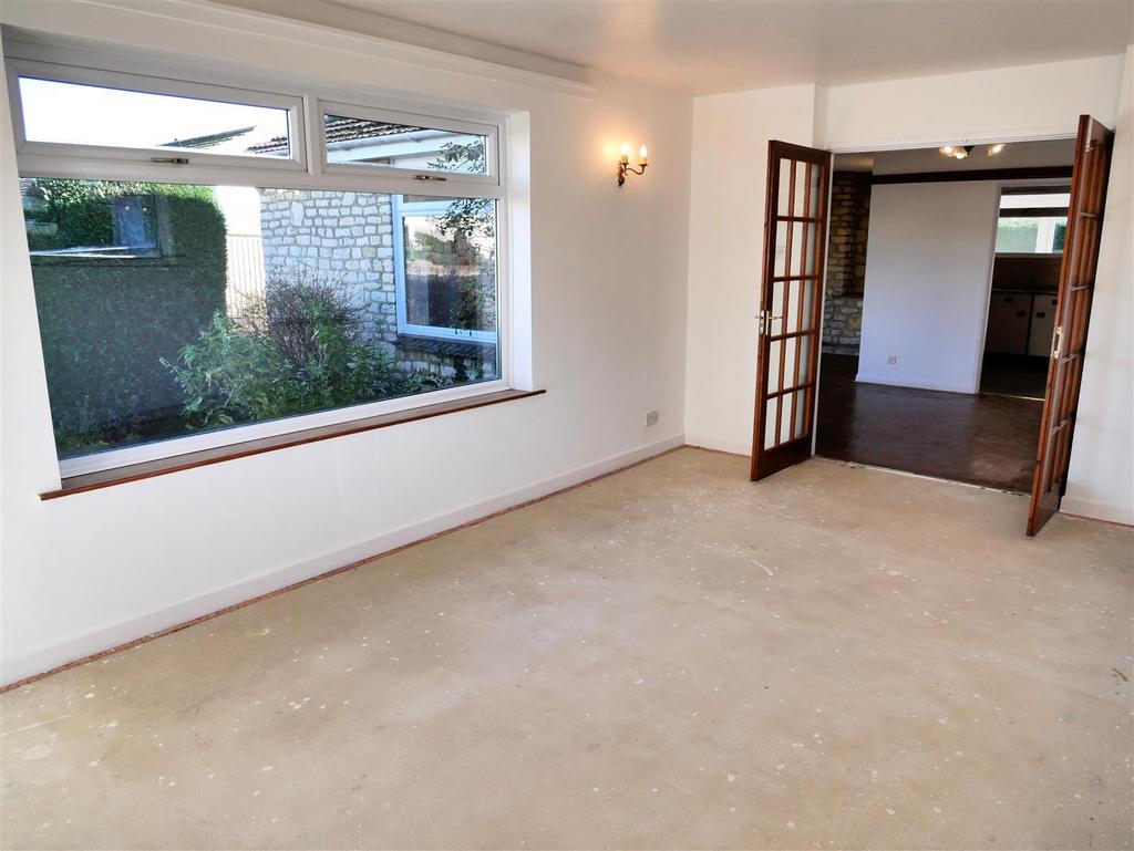 Bedroom/ Extra reception room