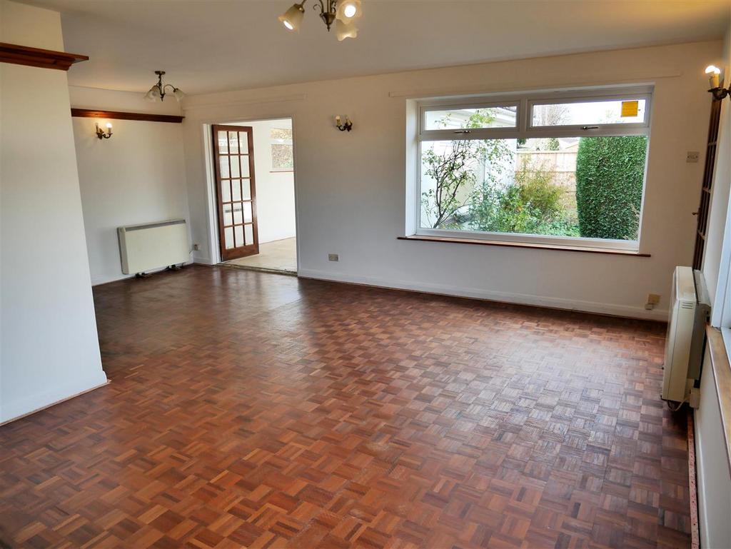 Living/Dining Room
