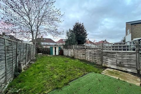 4 bedroom semi-detached house to rent, Alexandra Road, Hounslow, TW3