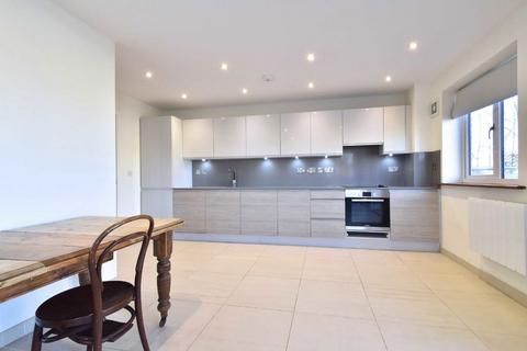 2 bedroom flat to rent, Coulgate Street, London SE4