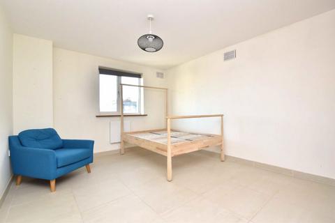 2 bedroom flat to rent, Coulgate Street, London SE4