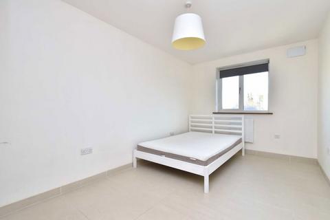 2 bedroom flat to rent, Coulgate Street, London SE4