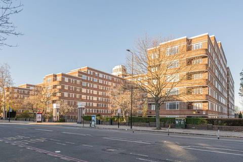 undefined, Balham High Road, Balham, London, SW17