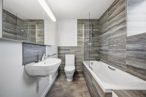 2 bedroom end of terrace house for sale, Market Place, Matlock DE4