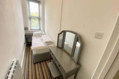 2 bedroom flat to rent, Wimborne Road, Bournemouth BH2