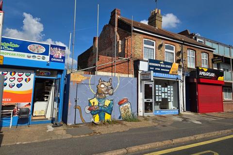 undefined, Gilbert Road, Belvedere DA17