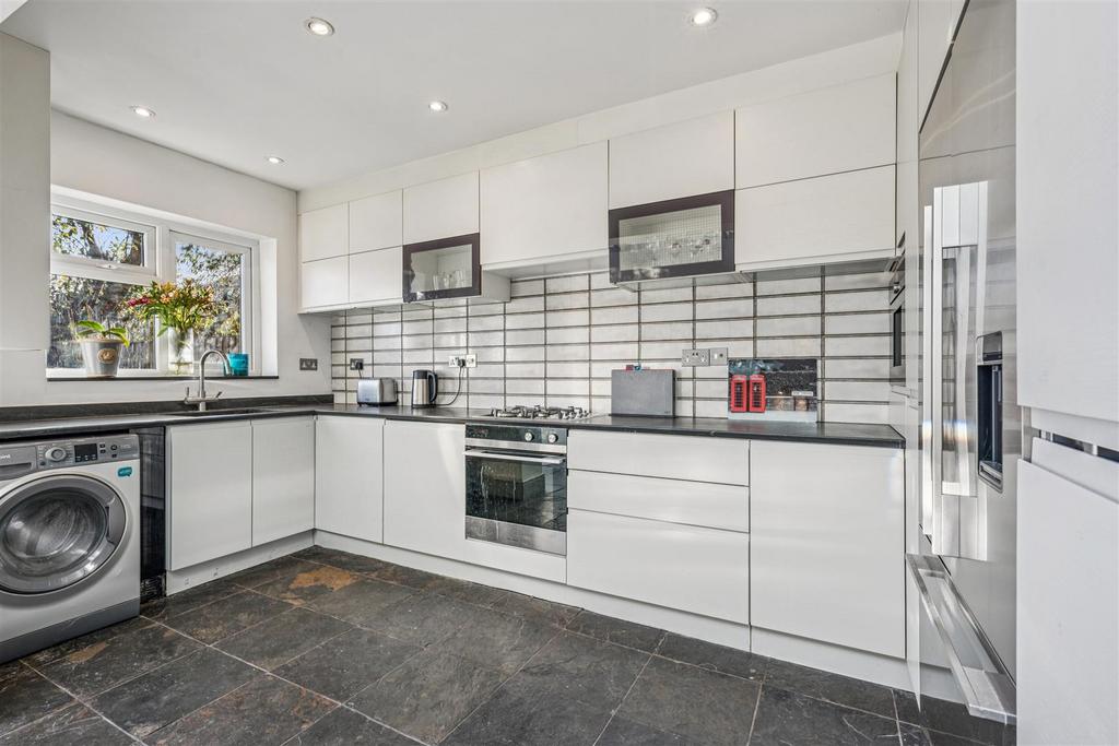 FOR SALE - Spring Grove, W4