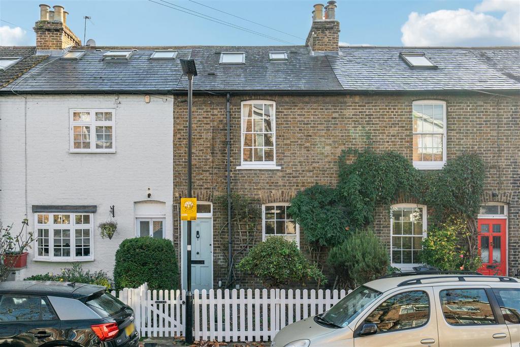 FOR SALE - Spring Grove, W4