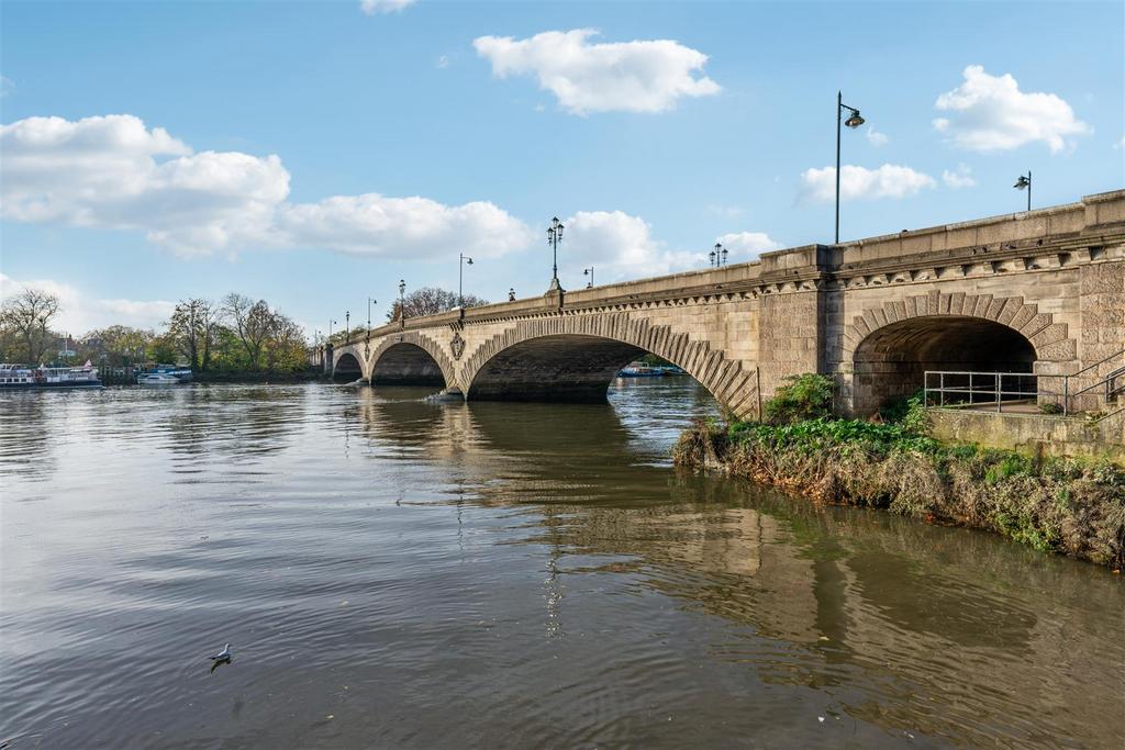 FOR SALE - Spring Grove, W4