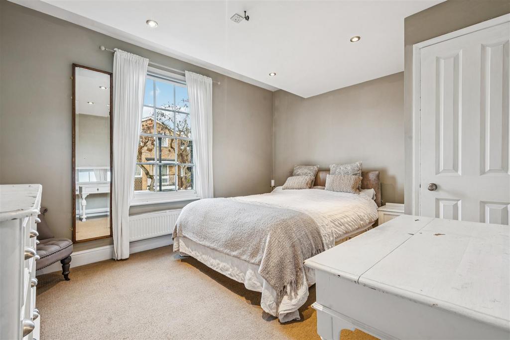 FOR SALE - Spring Grove, W4