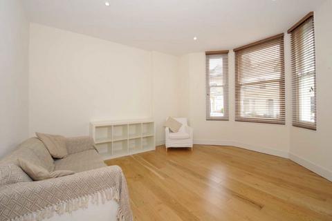2 bedroom flat to rent, Lebanon Gardens, London SW18