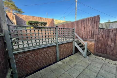 3 bedroom terraced house to rent, Corfe Mullen