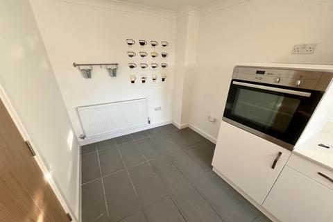 3 bedroom terraced house to rent, Corfe Mullen