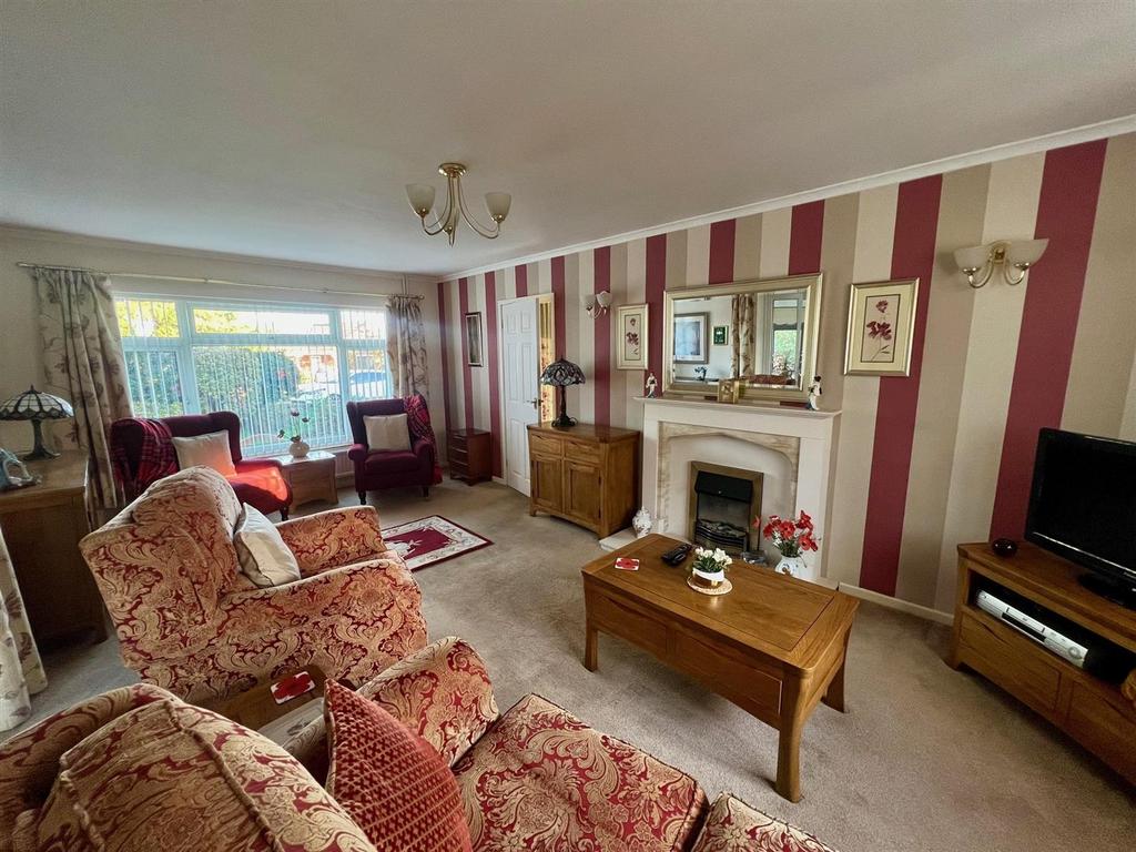 Living Room 2.jpg