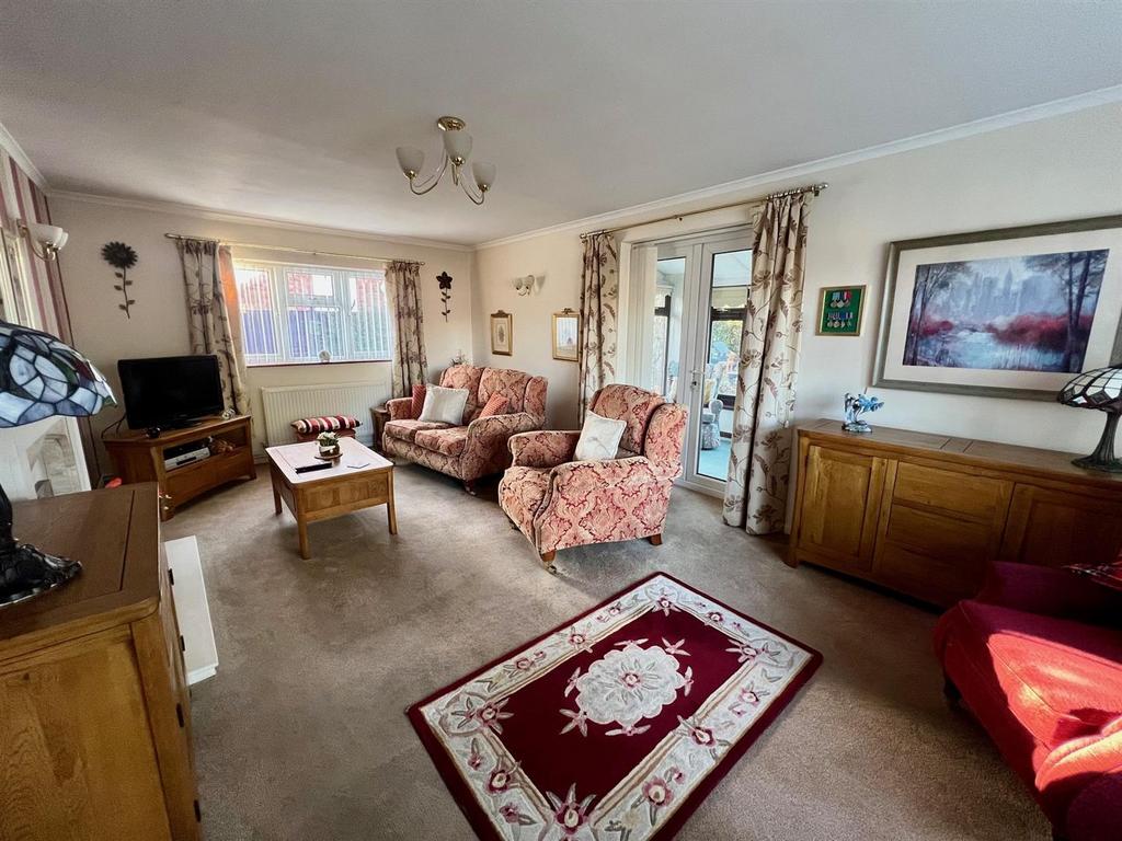 Living Room 3.jpg