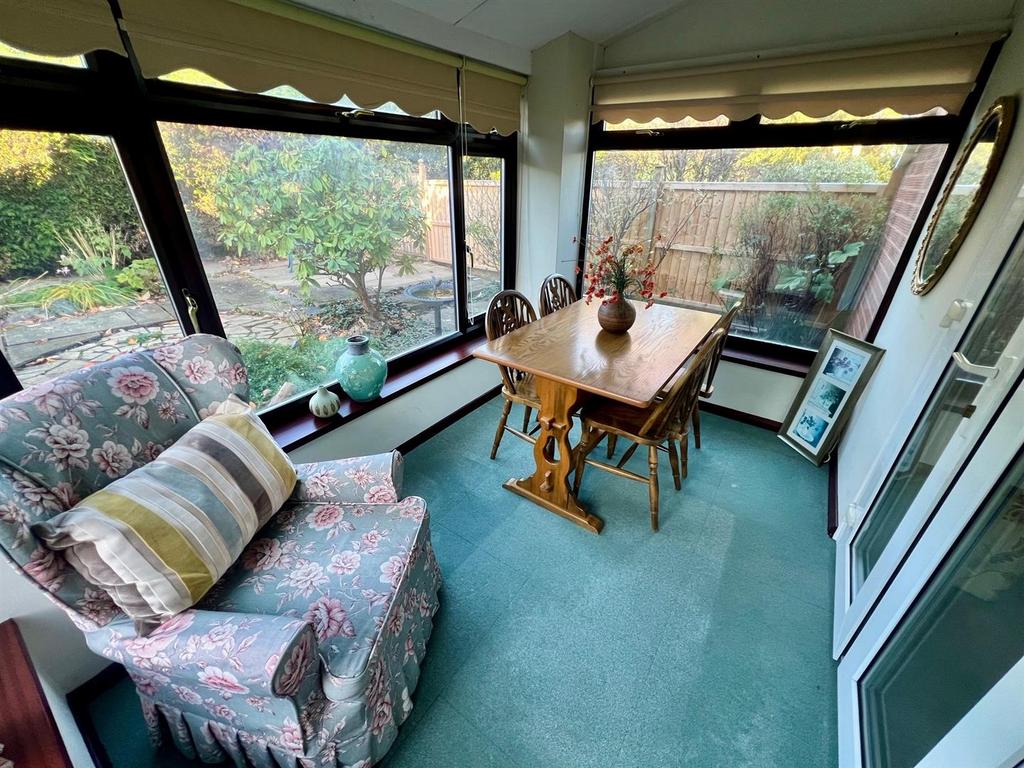 Dining Room.jpg