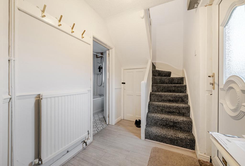 1369307-9-6908c67...