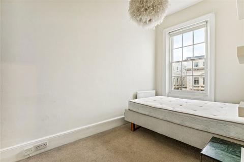 2 bedroom flat to rent, Kensington Park Gardens, London W11