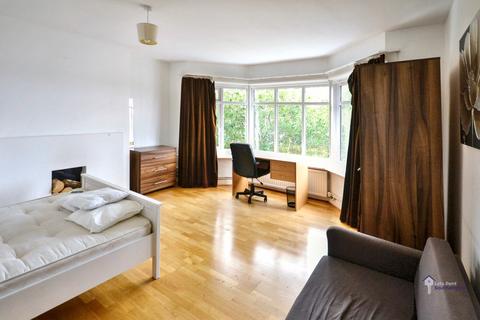 4 bedroom flat to rent, Devonshire Road, Polygon, Southampton, SO15