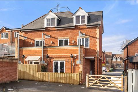 undefined, 29 High Street, Crowthorne, Berkshire, RG45 7AD