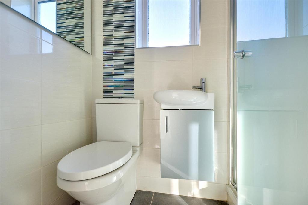 Study En Suite 1.jpeg