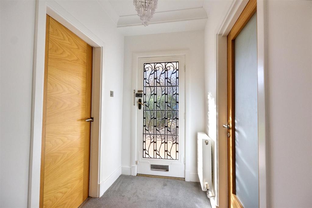 Entrance Hall 2.jpeg
