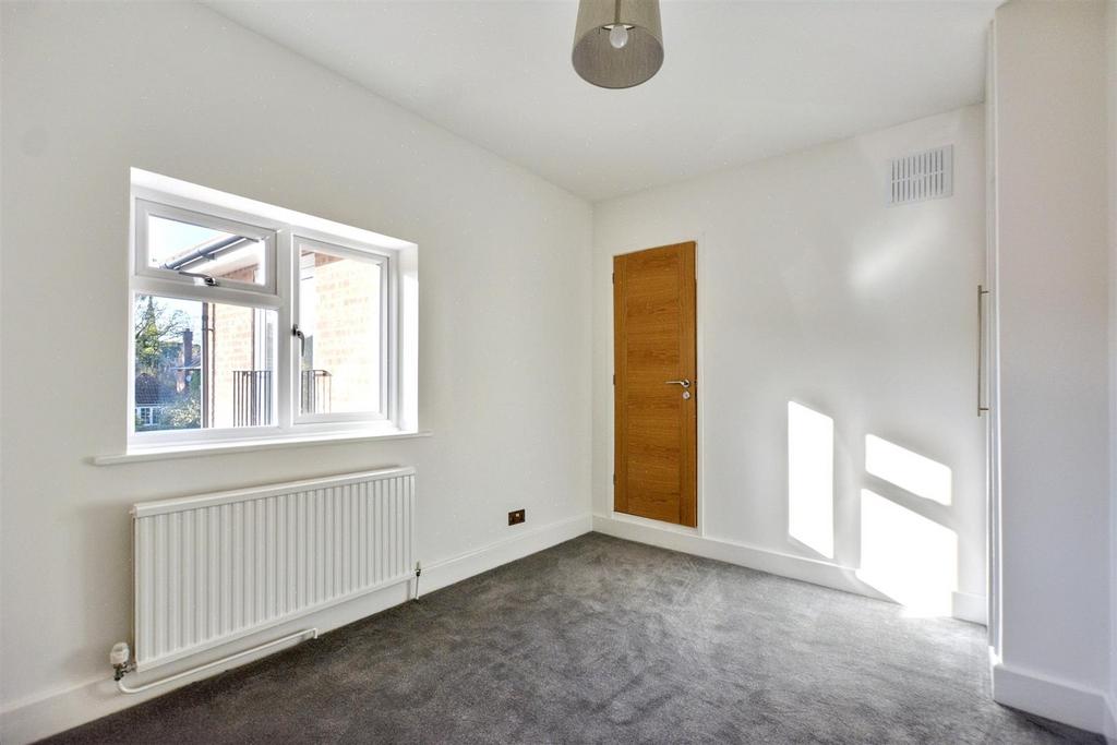 Bedroom 4 3.jpeg