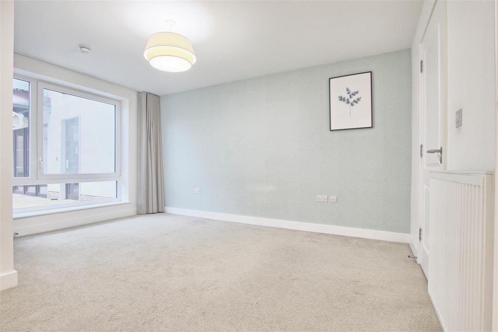 Bedroom 1 - 5.jpg