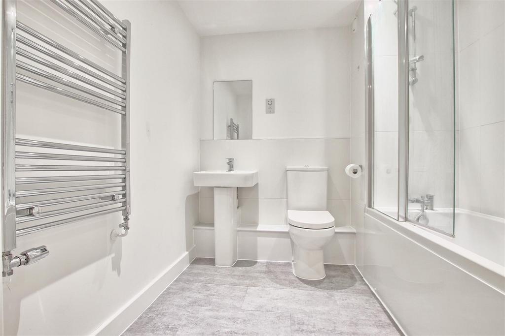 Bathroom 2.jpg