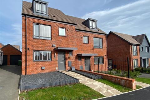 4 bedroom semi-detached house for sale, Doppler Road, Malvern