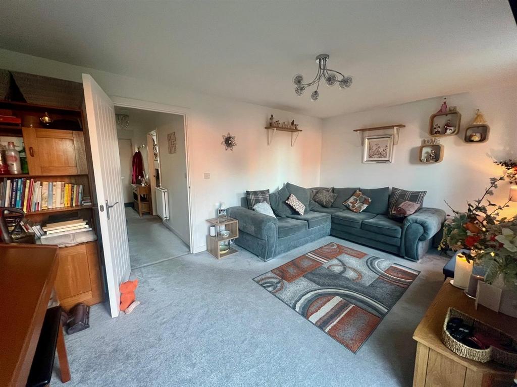 Living Room 2.jpg