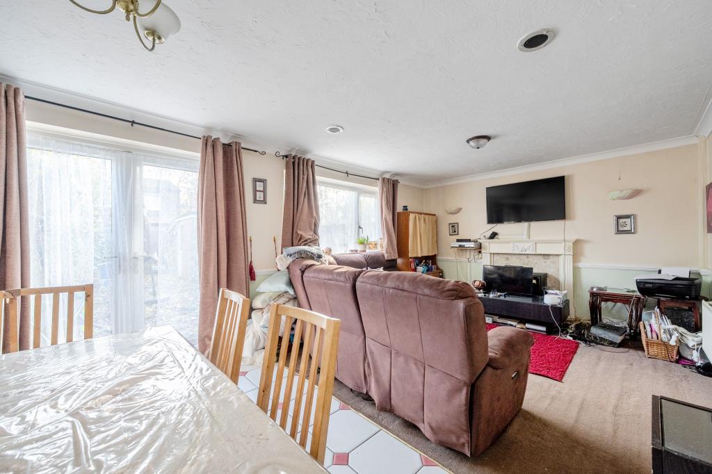 Living/Dining Area