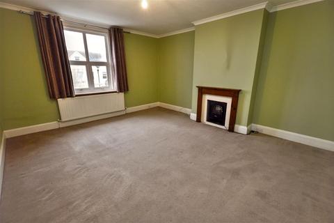 2 bedroom flat to rent, Enys Road, Upperton, BN21