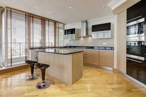 2 bedroom flat to rent, The Quadrangle, London SW10