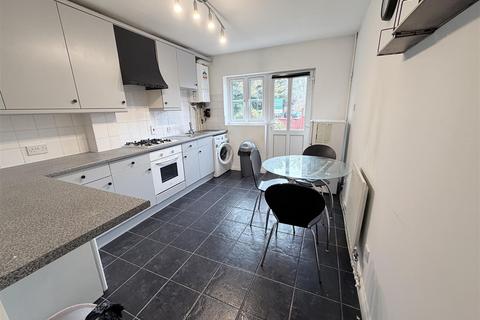 undefined, Sheppards Close, Newport Pagnell MK16