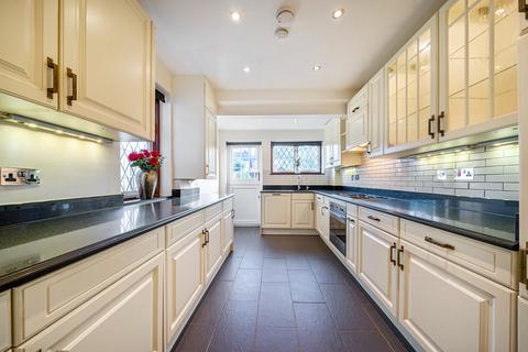 2 bedroom terraced house for sale, Albert Road, Bromley