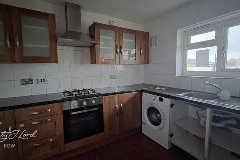 3 bedroom flat for sale, Usk Street, London