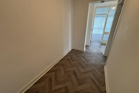 undefined, 1, Liverpool L23