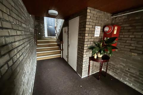 undefined, 1, Liverpool L23