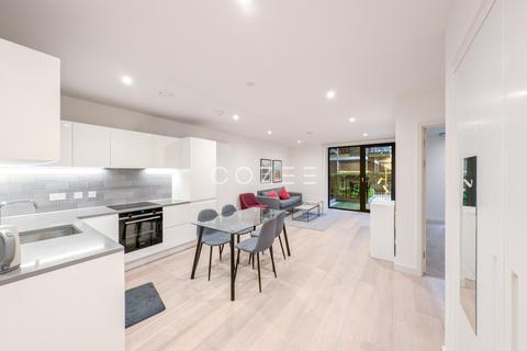 undefined, London E16