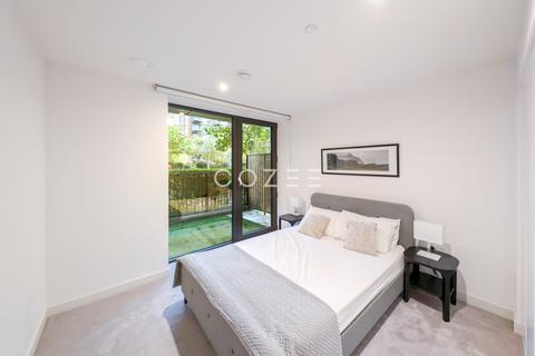 undefined, London E16