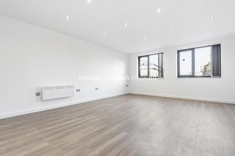 Studio to rent, Walworth Place, London, SE17