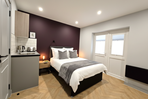 Studio to rent, Bluefield Close, Hampton TW12