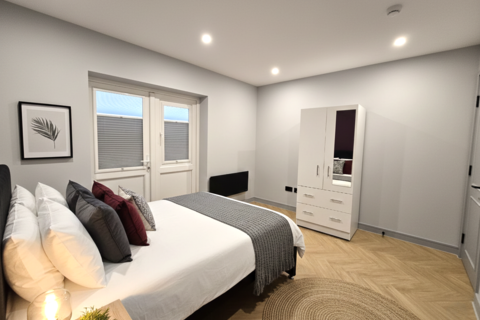 Studio to rent, Bluefield Close, Hampton TW12