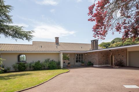 5 bedroom detached house to rent, Le Petit Catillon, Grouville, Jersey