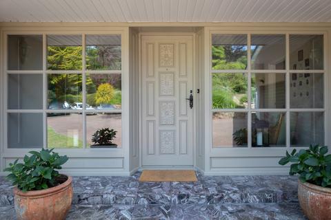 5 bedroom detached house to rent, Le Petit Catillon, Grouville, Jersey