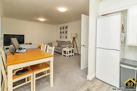 undefined, Orchard Court, Aylesbury, HP21