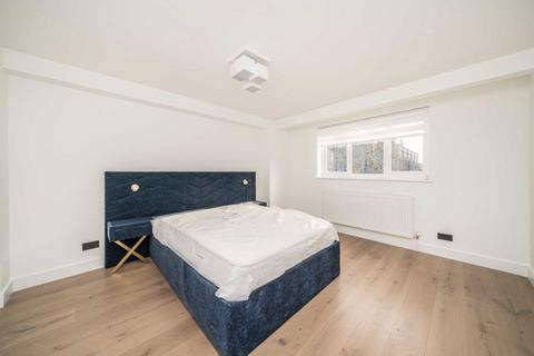 undefined, Kew Road, Richmond TW9